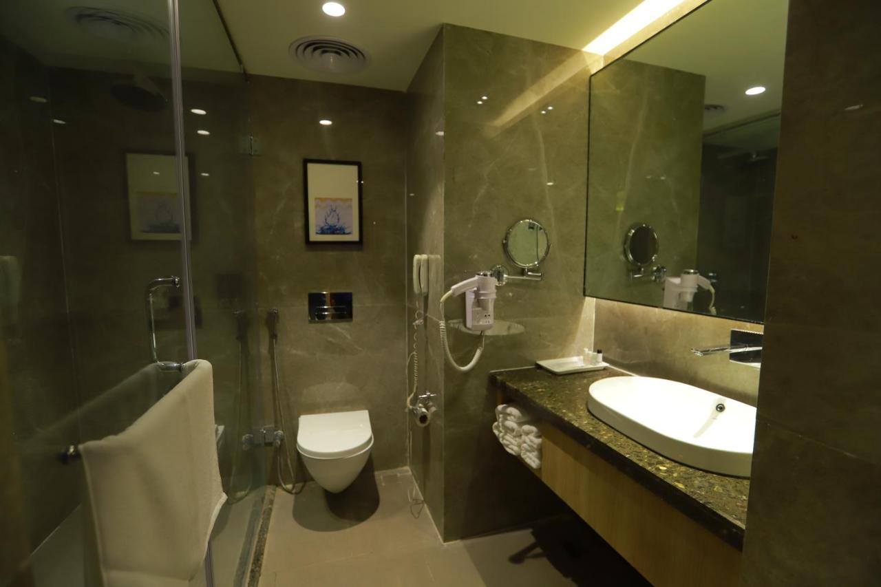 Grand Sarovar Portico, Latur Exterior photo